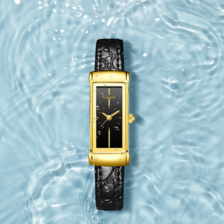 ساعة نسائية فاخرة ماركة سويسرية مقاومة للماء و الخدوش